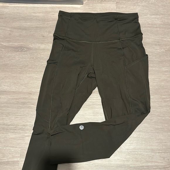 Lululemon Cropped Legging w Pockets - Picture 1 of 4